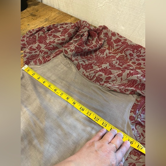 ❤️ AMBRA Gray Andrès des Silk Printed Blouse Size S - Picture 4 of 8